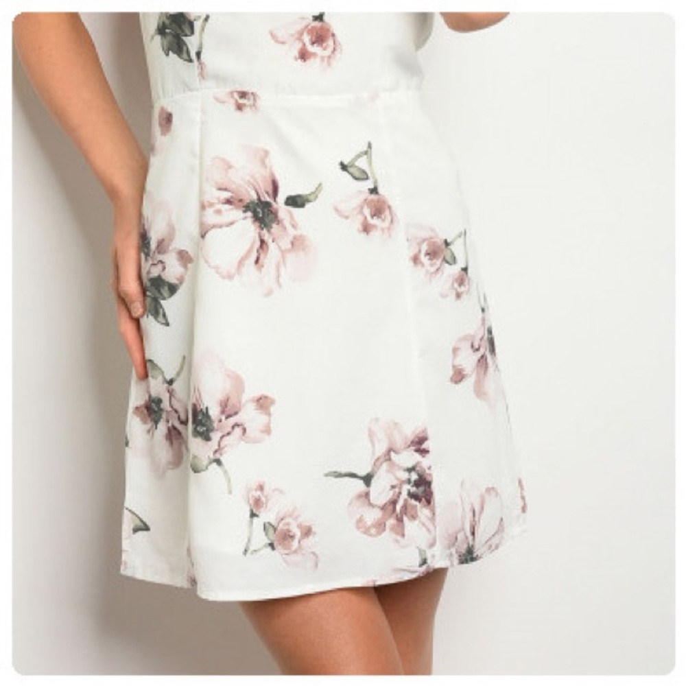 *CLEARANCE* Big Flowers Summer Mini Dress - Picture 2 of 6